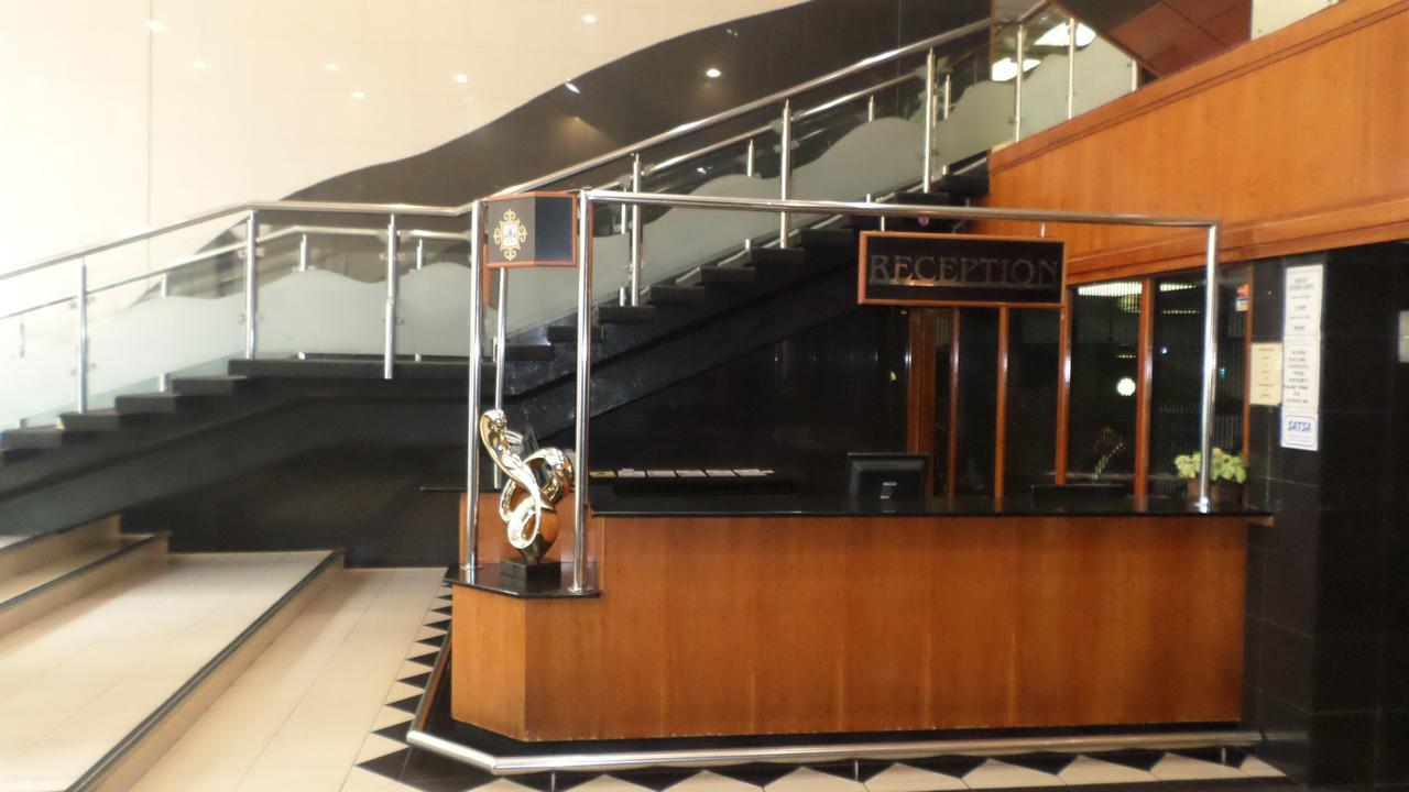 โคสต์แลนด์ เดอร์บัน เซลฟ์ แคเตอริง ฮฮลิเดย์ อพาร์ตเมนต์ เดอร์บัน ซีบีดี Aparthotel ภายนอก รูปภาพ