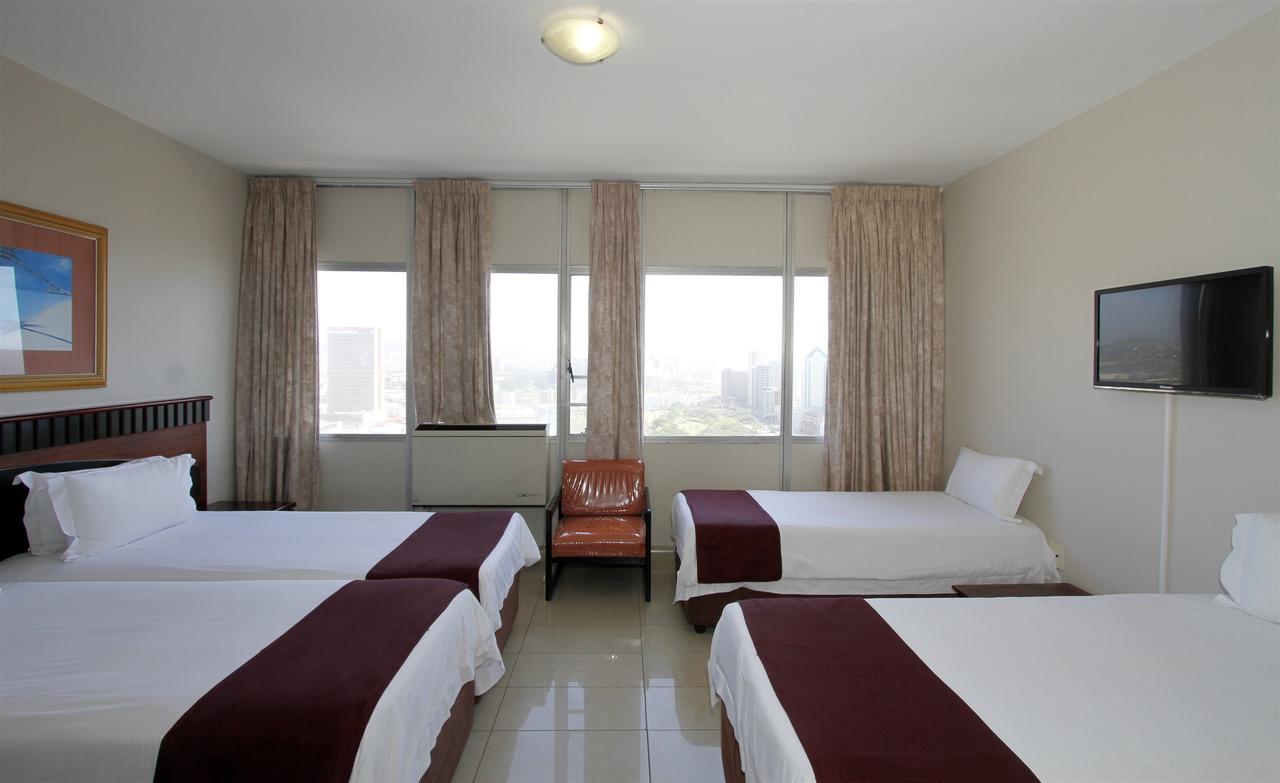 โคสต์แลนด์ เดอร์บัน เซลฟ์ แคเตอริง ฮฮลิเดย์ อพาร์ตเมนต์ เดอร์บัน ซีบีดี Aparthotel ภายนอก รูปภาพ