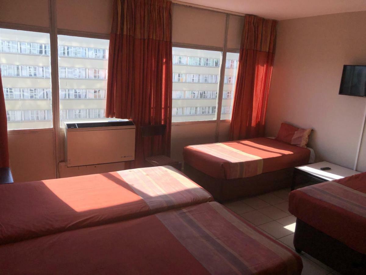 โคสต์แลนด์ เดอร์บัน เซลฟ์ แคเตอริง ฮฮลิเดย์ อพาร์ตเมนต์ เดอร์บัน ซีบีดี Aparthotel ภายนอก รูปภาพ