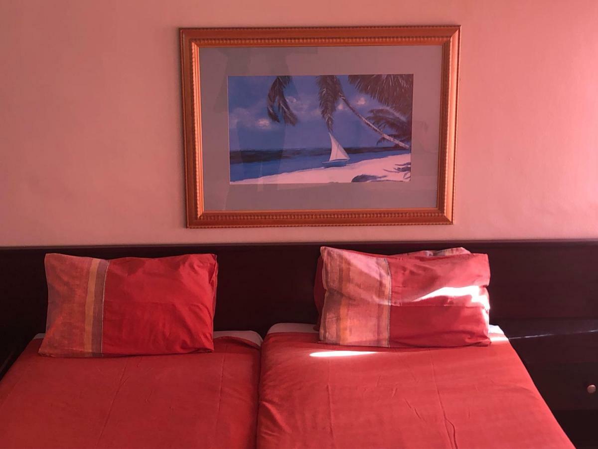 โคสต์แลนด์ เดอร์บัน เซลฟ์ แคเตอริง ฮฮลิเดย์ อพาร์ตเมนต์ เดอร์บัน ซีบีดี Aparthotel ภายนอก รูปภาพ