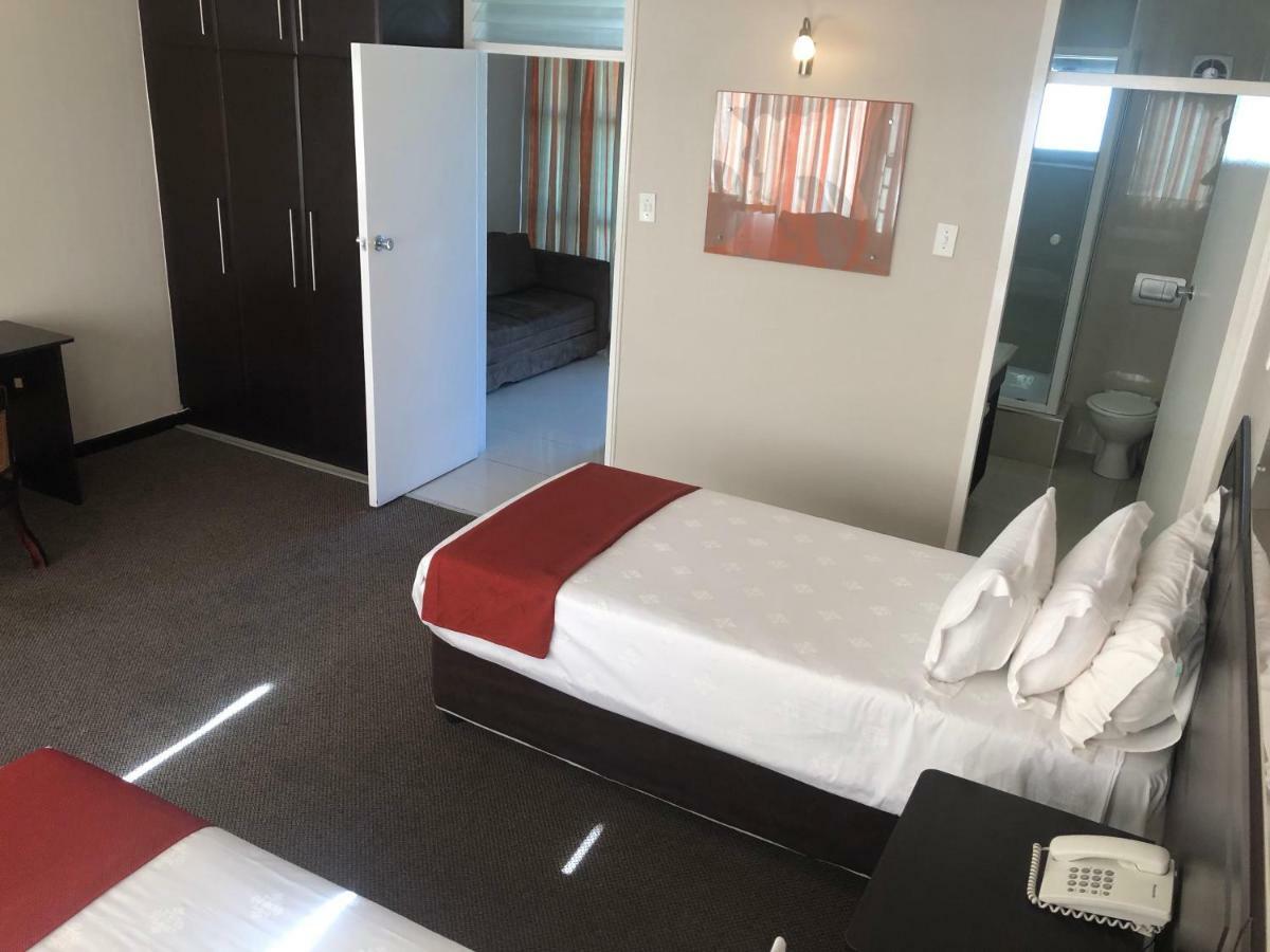 โคสต์แลนด์ เดอร์บัน เซลฟ์ แคเตอริง ฮฮลิเดย์ อพาร์ตเมนต์ เดอร์บัน ซีบีดี Aparthotel ภายนอก รูปภาพ