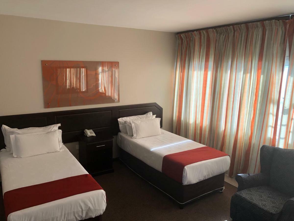 โคสต์แลนด์ เดอร์บัน เซลฟ์ แคเตอริง ฮฮลิเดย์ อพาร์ตเมนต์ เดอร์บัน ซีบีดี Aparthotel ภายนอก รูปภาพ